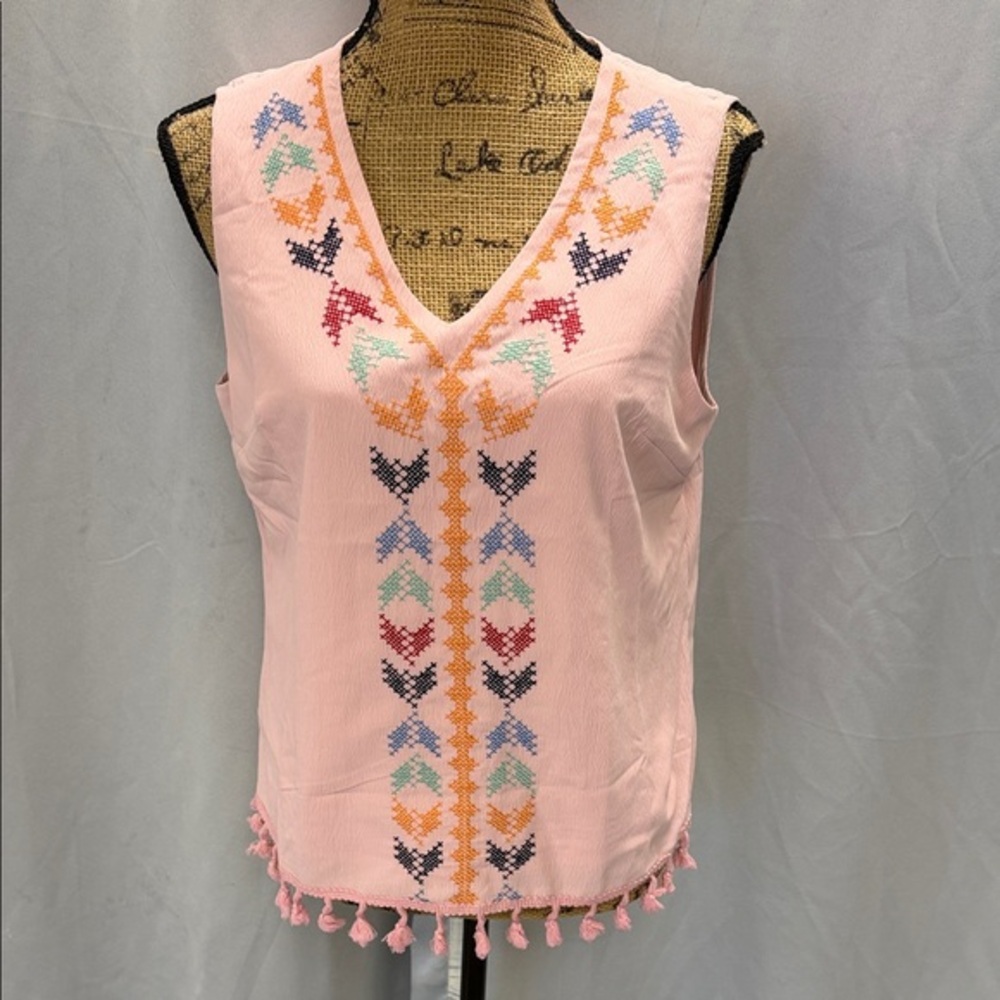 Western Pink Sleeveless V-Neck Tank with Multicolor Embroidery and Tassel Hem